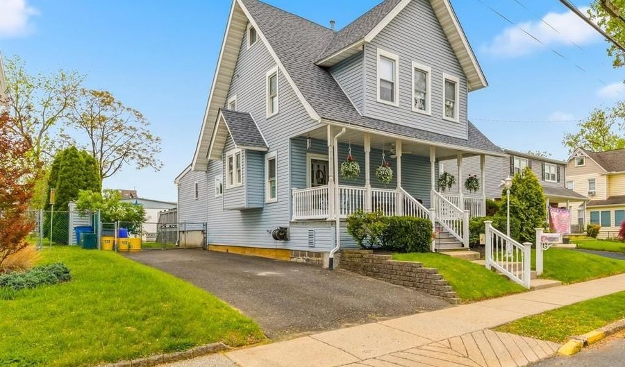 128 READING Ave, Barrington, NJ 08007 - 3 Beds, 2 Bath