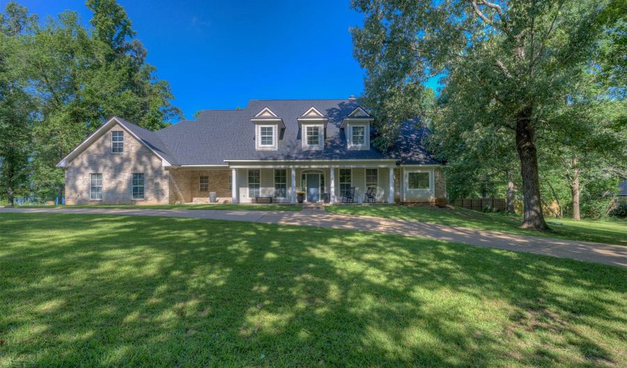 111 Oak Leaf Trl, Benton, LA 71006 - 5 Beds, 4 Bath