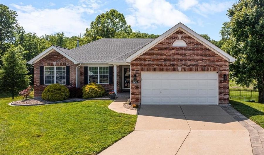1456 Red Oak Plantation Dr, Ballwin, MO 63021 - 4 Beds, 3 Bath