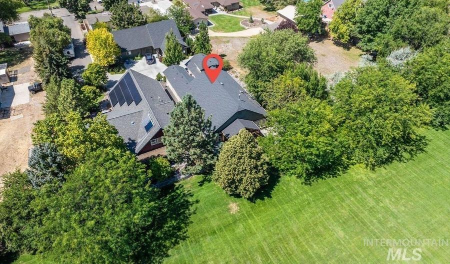 3308 N Acre Ln, Boise, ID 83704 - 3 Beds, 3 Bath