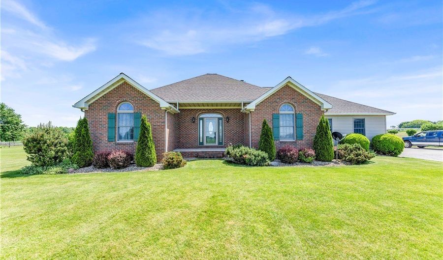 9903 Vermilion Rd, Amherst, OH 44001 - 5 Beds, 4 Bath