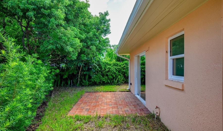 25 TURNER St 3, Clearwater, FL 33756 - 2 Beds, 2 Bath