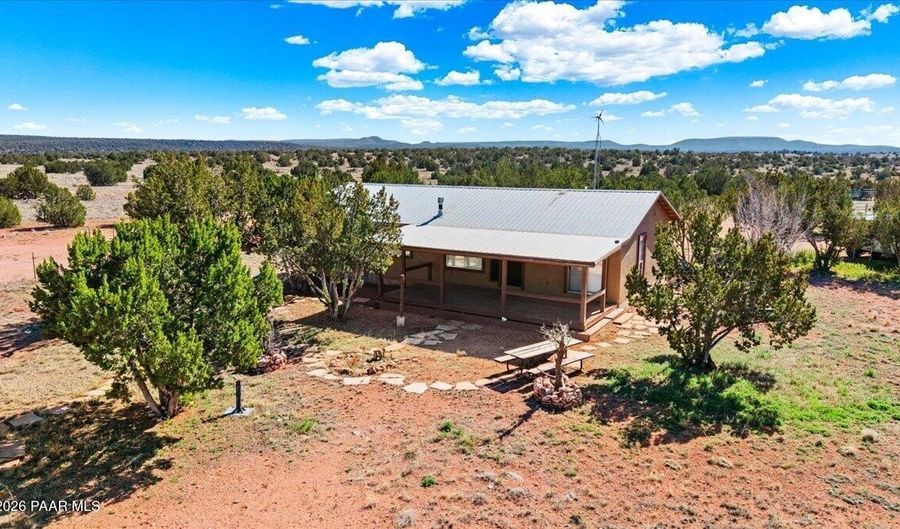 45437 N Jacqueline Hill Dr, Ash Fork, AZ 86320 - 2 Beds, 1 Bath
