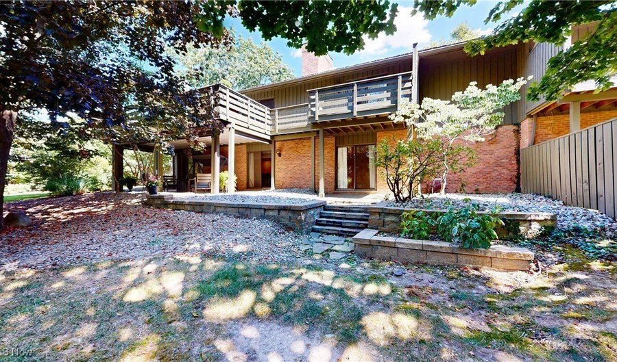 504-9 Concord Downs Cir 9, Aurora, OH 44202 - 4 Beds, 4 Bath