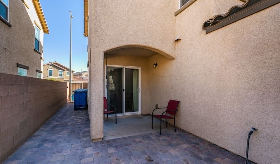 1029 Spotted Saddle St, Henderson, NV 89015 - 3 Beds, 2 Bath