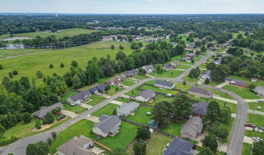 215 Shaw St, Albertville, AL 35950 - 3 Beds, 2 Bath
