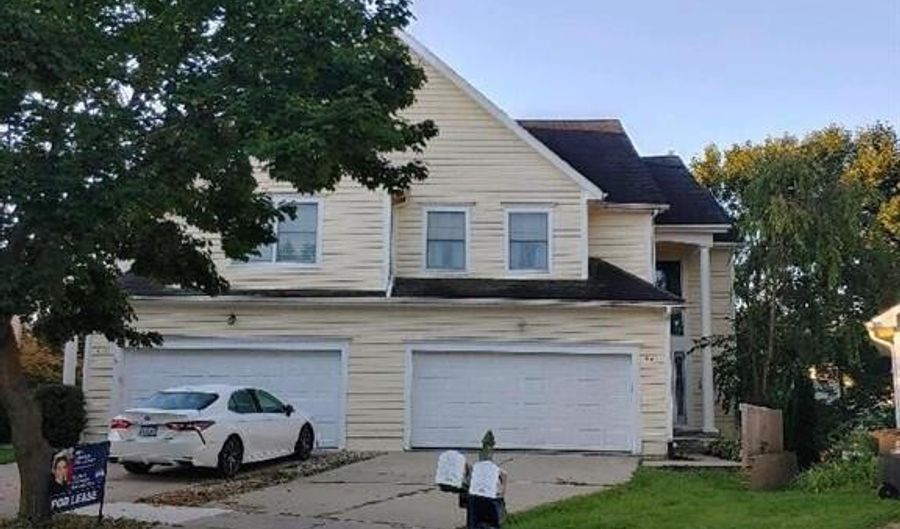 481 Village Oak Ct, Ann Arbor, MI 48103 - 3 Beds, 4 Bath