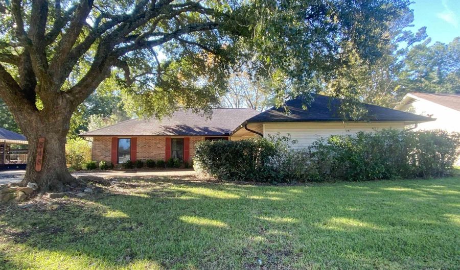 848 Ponderosa Dr, Baton Rouge, LA 70819 - 3 Beds, 2 Bath