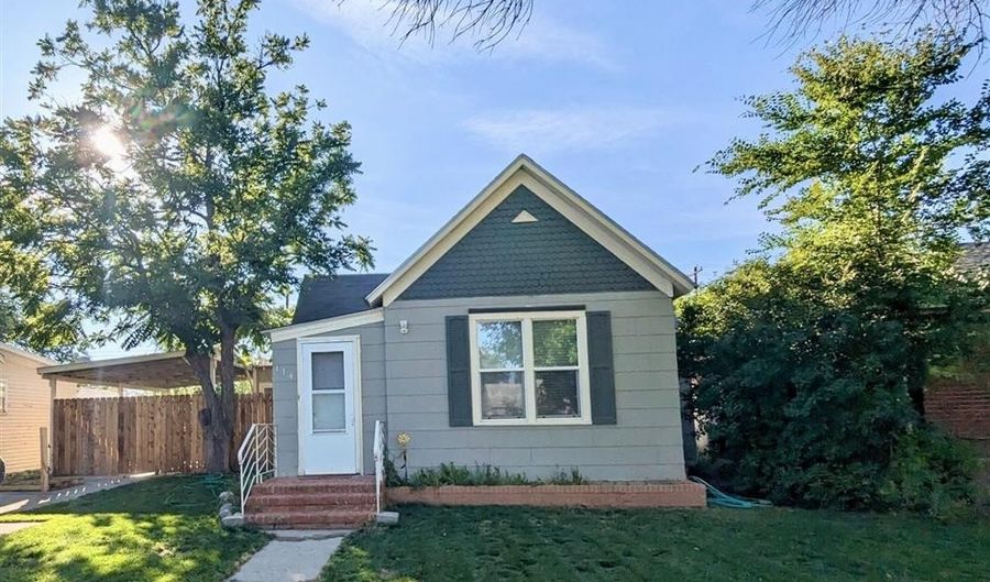 114 S Bernard St, Powell, WY 82435 - 2 Beds, 1 Bath