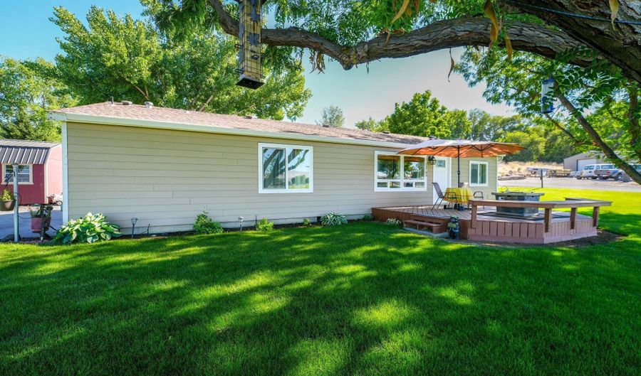 13703 351 Pr NW, Benton City, WA 99320 - 3 Beds, 2 Bath