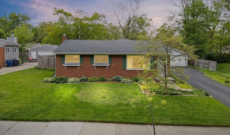 681 Archwood Dr, Ann Arbor, MI 48103 - 4 Beds, 2 Bath