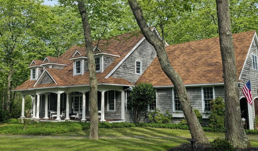 12 Alexis Ct, Amagansett, NY 11930 - 4 Beds, 4 Bath
