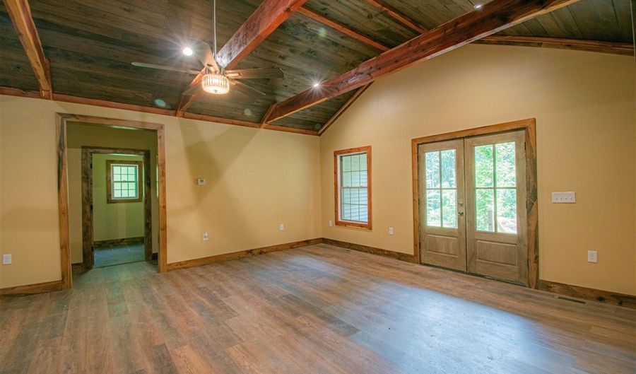 1319 Cemetery Rd, Auburn, KY 42206 - 4 Beds, 2 Bath