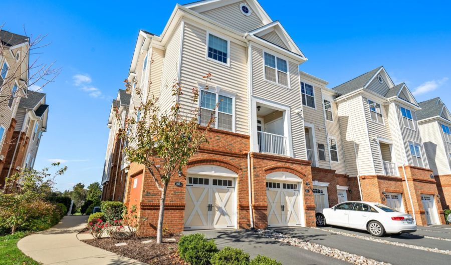 23305 MILLTOWN KNOLL Sq 103, Ashburn, VA 20148 - 2 Beds, 3 Bath