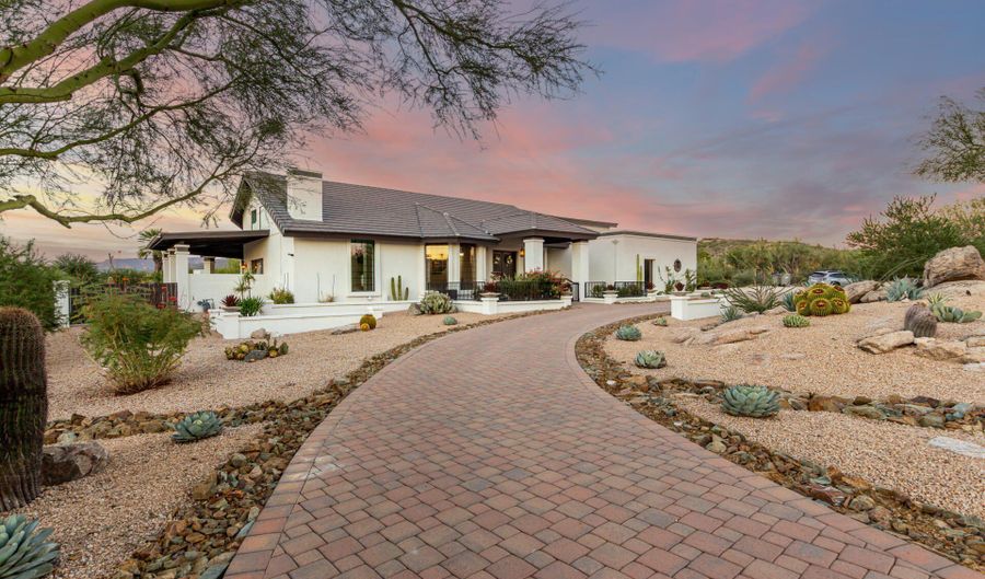 7390 E Stagecoach Pass, Carefree, AZ 85377 - 5 Beds, 4 Bath