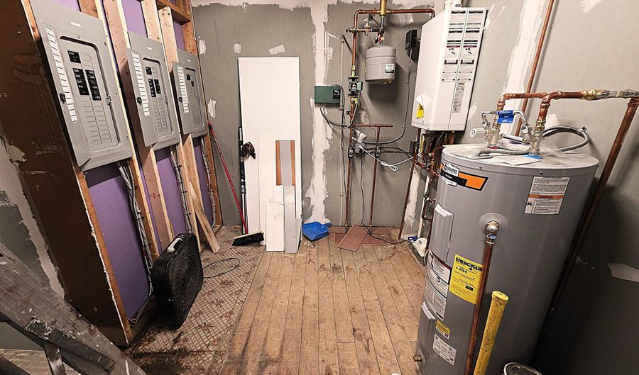 31 Granite St, Barre, VT 05641 - 5 Beds, 2 Bath