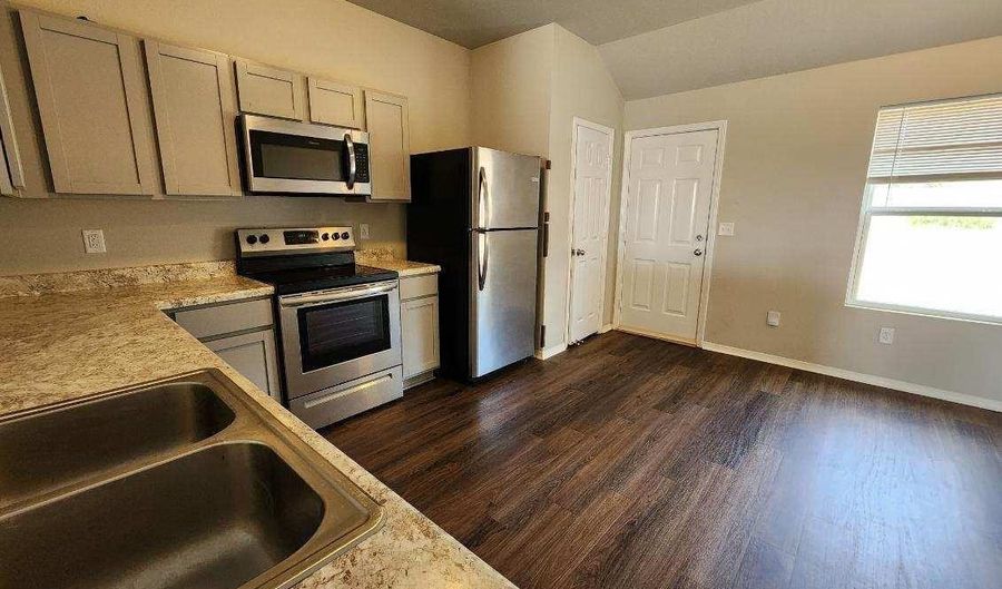 1072 Huntington Dr, Benton, AR 72019 - 4 Beds, 2 Bath