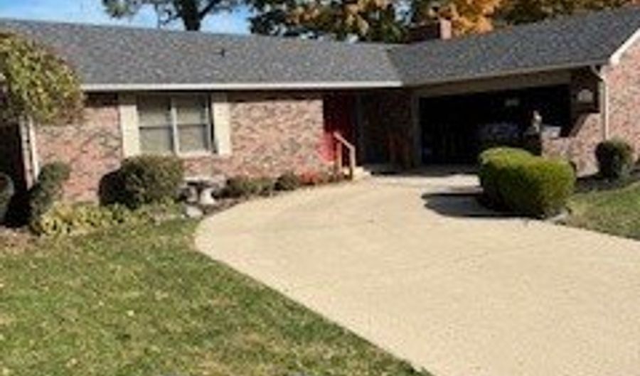 624 Heritage Ln, Anderson, IN 46013 - 3 Beds, 2 Bath