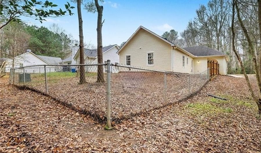 169 Spring Lake Dr, Athens, GA 30605 - 3 Beds, 2 Bath