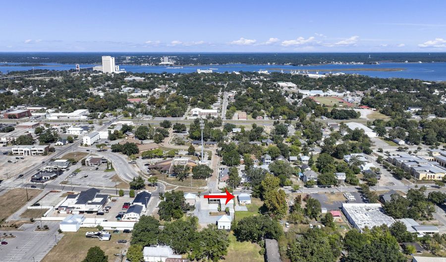 639 Howard Ave, Biloxi, MS 39530 - 2 Beds, 2 Bath