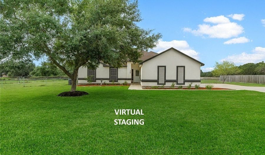 727 W Johnson Ave, Aransas Pass, TX 78336 - 3 Beds, 2 Bath