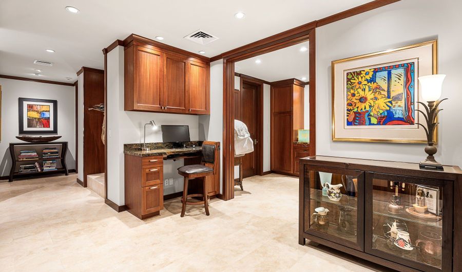 81-555 KAIUE St, Kealakekua, HI 96750 - 4 Beds, 6 Bath