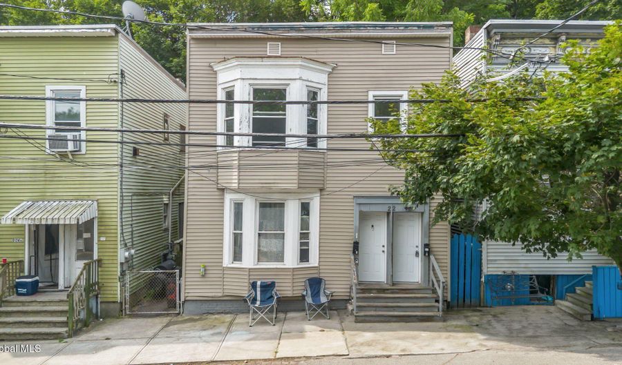 22 1st Ave, Albany, NY 12202 - 6 Beds, 2 Bath