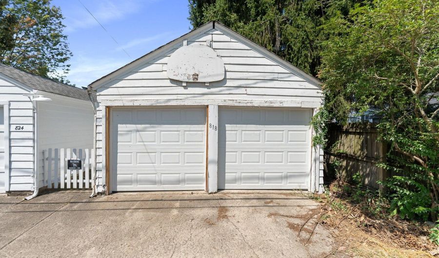 818 Chelsea Ave, Columbus, OH 43209 - 3 Beds, 2 Bath