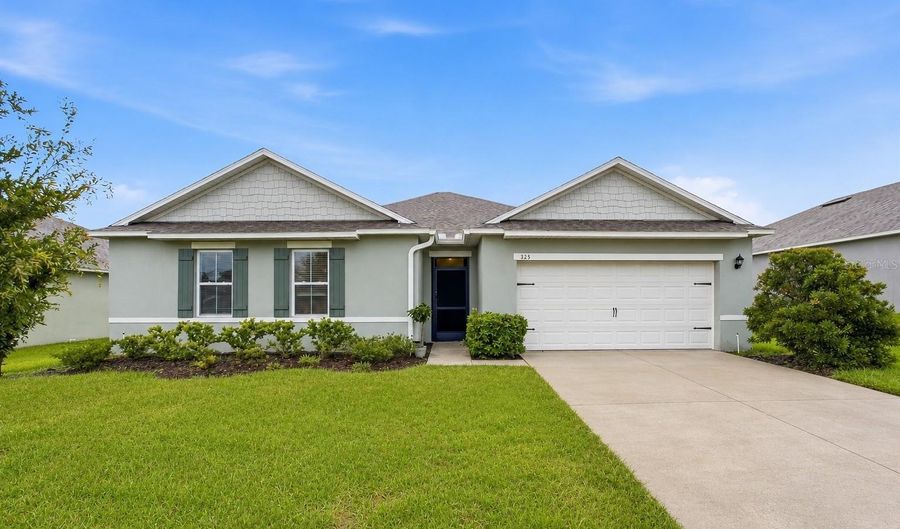 325 AUBURN GROVE Xing, Auburndale, FL 33823 - 4 Beds, 2 Bath