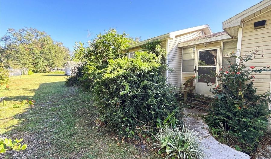 4805 SAND MOUNTAIN LOOP Rd, Auburndale, FL 33823 - 2 Beds, 1 Bath