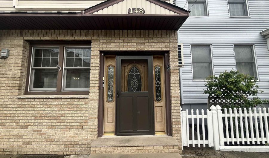 148 AVENUE F 2, Bayonne, NJ 07002 - 3 Beds, 1 Bath