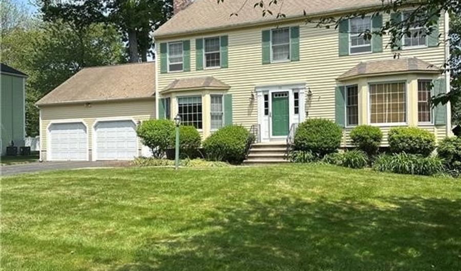 56 Greenfield Rd, Cumberland, RI 02864 - 4 Beds, 3 Bath