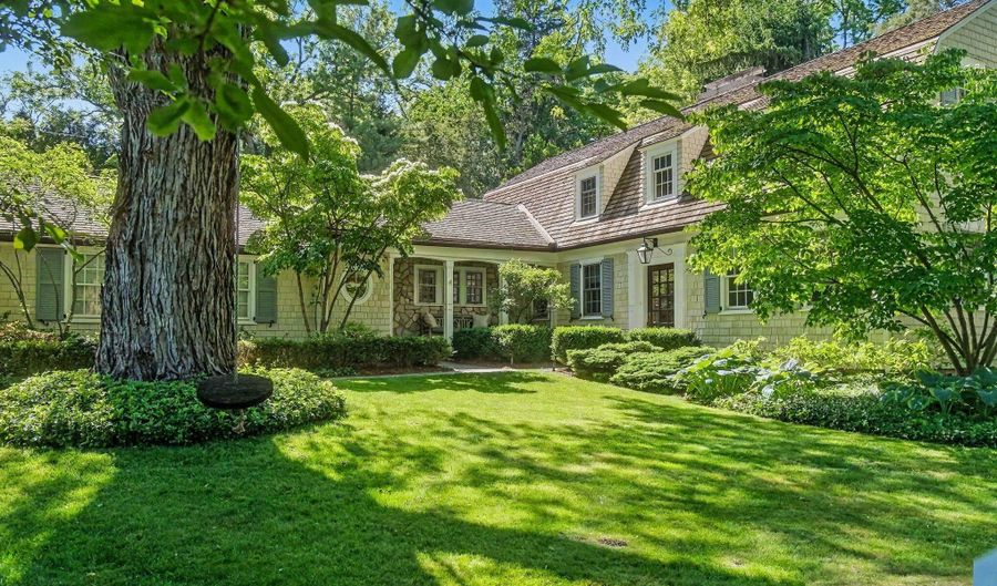540 Rock Creek Dr, Ann Arbor, MI 48104 - 5 Beds, 5 Bath