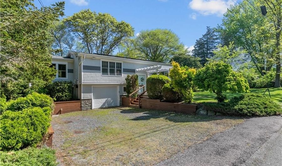 46 Steamboat St, Jamestown, RI 02835 - 2 Beds, 2 Bath
