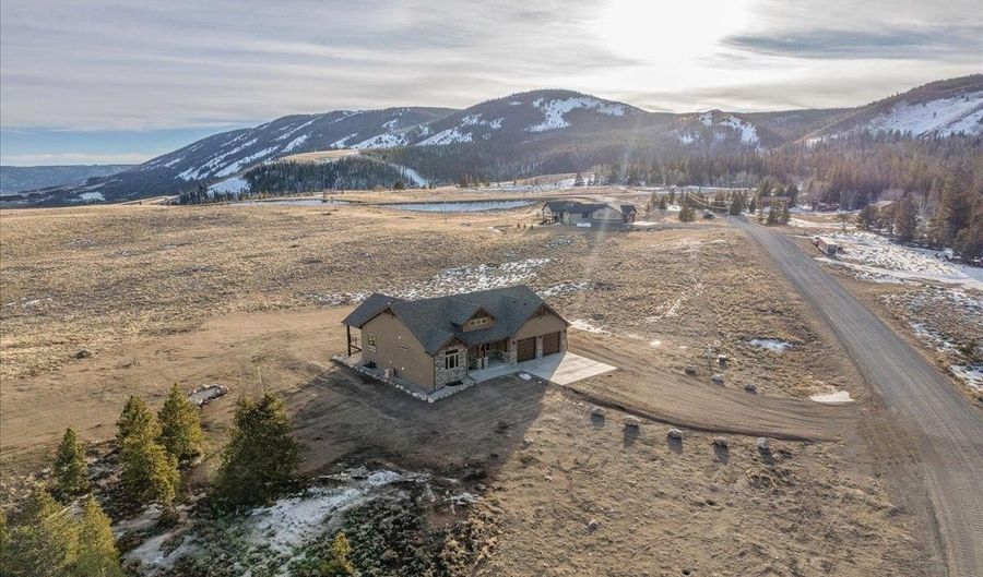 18 RAINBOW VALLEY LODGE Rd, Centennial, WY 82055 - 5 Beds, 3 Bath