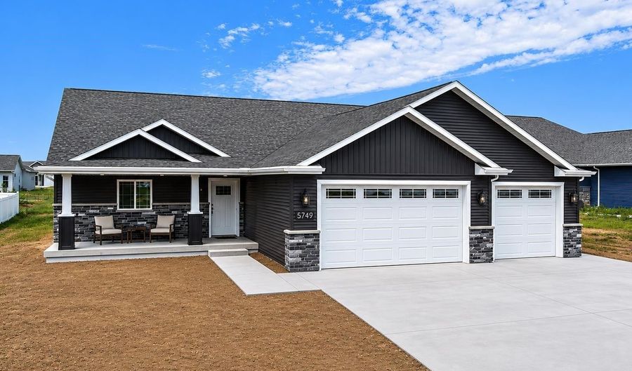 5749 N SEQUOIA Dr, Appleton, WI 54913 - 4 Beds, 3 Bath