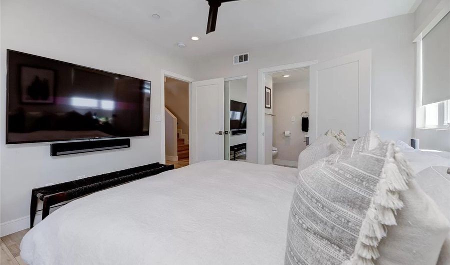 2153 S West View St, Los Angeles, CA 90016 - 14 Beds, 15 Bath