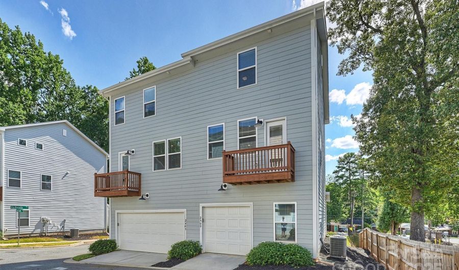 2409 Via Del Conte Aly, Charlotte, NC 28205 - 2 Beds, 3 Bath