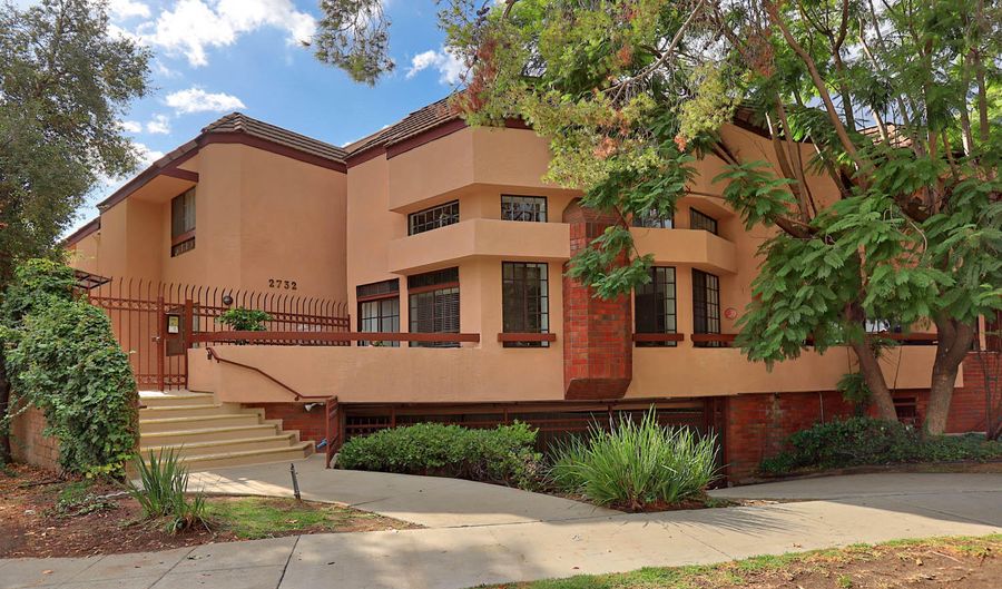 2732 Piedmont Ave 8, Montrose, CA 91020 - 3 Beds, 3 Bath