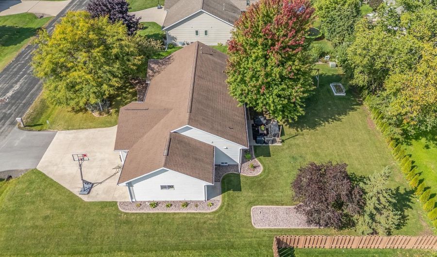 W6050 PAIGE Way, Appleton, WI 54915 - 4 Beds, 4 Bath