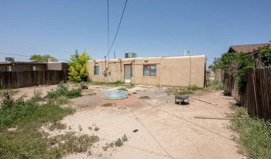 1006 Dewey Ln, Alamogordo, NM 88310 - 2 Beds, 2 Bath