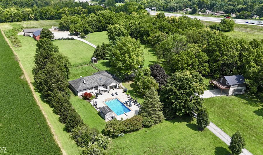 2780 Wicker Rd, Indianapolis, IN 46217 - 5 Beds, 4 Bath