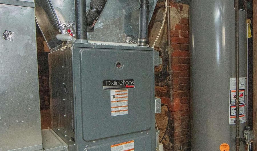 918 1st Ave, Ackley, IA 50601 - 4 Beds, 1 Bath