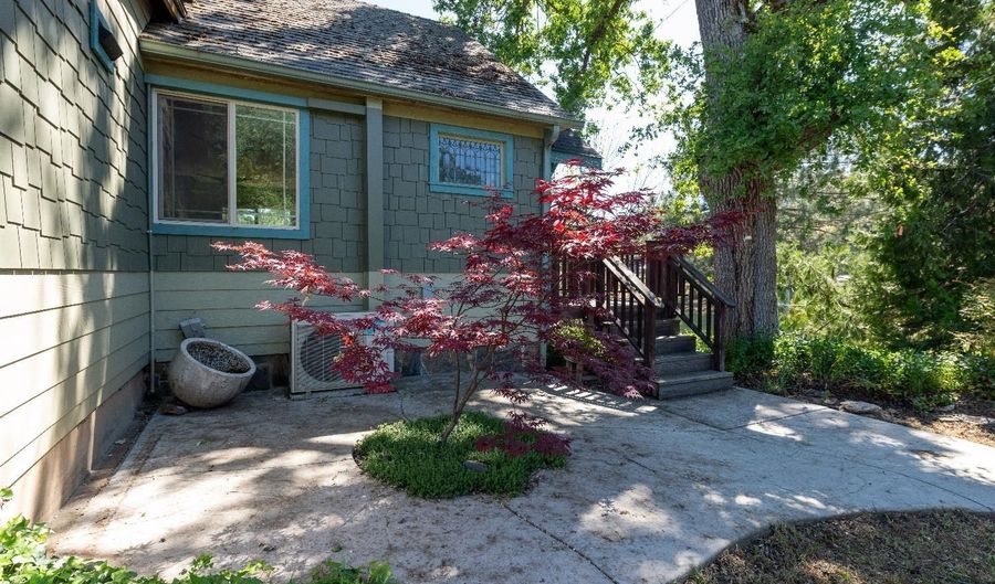 42655 Highway 49, Ahwahnee, CA 93601 - 2 Beds, 2 Bath