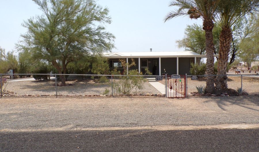 44112 Ocotillo St, Bouse, AZ 85325 - 3 Beds, 2 Bath
