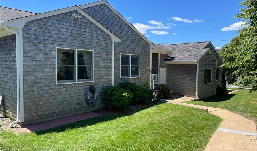 11 Hoover Rd, Middletown, RI 02842 - 3 Beds, 2 Bath