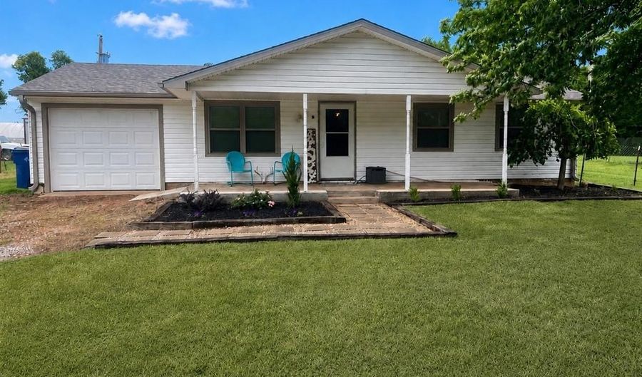 37189 W County Street 2660 Rd, Anadarko, OK 73005 - 2 Beds, 1 Bath