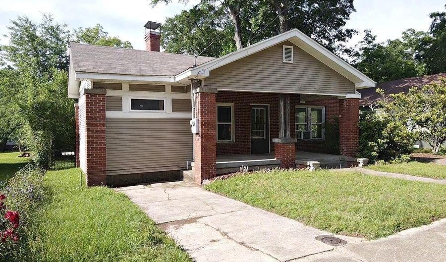 1303 Wilson St, Arkadelphia, AR 71923 - 3 Beds, 2 Bath