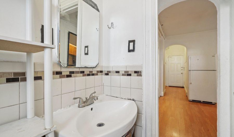 37 S Iowa Ave 4E, Atlantic City, NJ 08401 - 2 Beds, 1 Bath