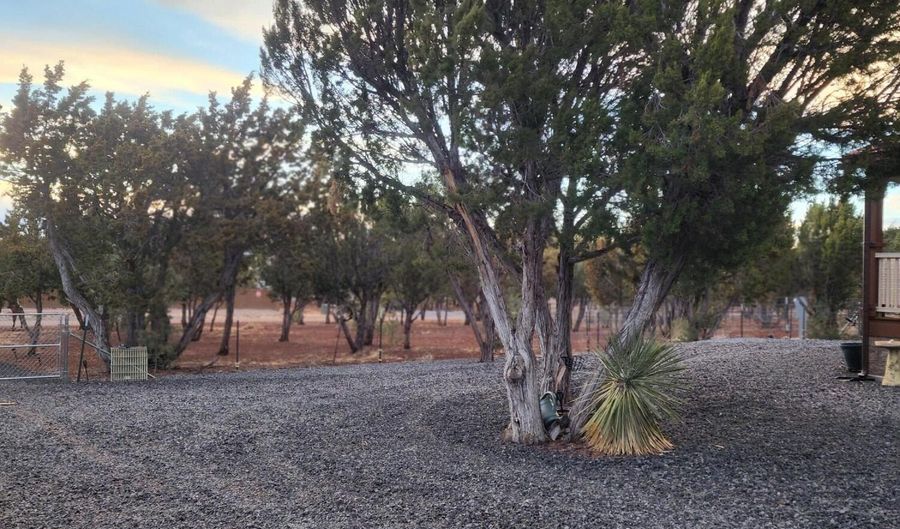 8 N Apache County Rd 3592, Vernon, AZ 85940 - 2 Beds, 2 Bath